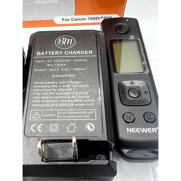 Neewer 2.4GHz Wireless Battery Grip w/ Remote Control For Canon 750D/760D - Picture 4 of 14